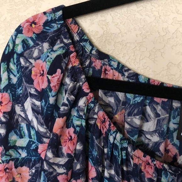 Design Lab blue floral off the shoulder 3/4 sleeve‎ romper size Small - Picture 5 of 8